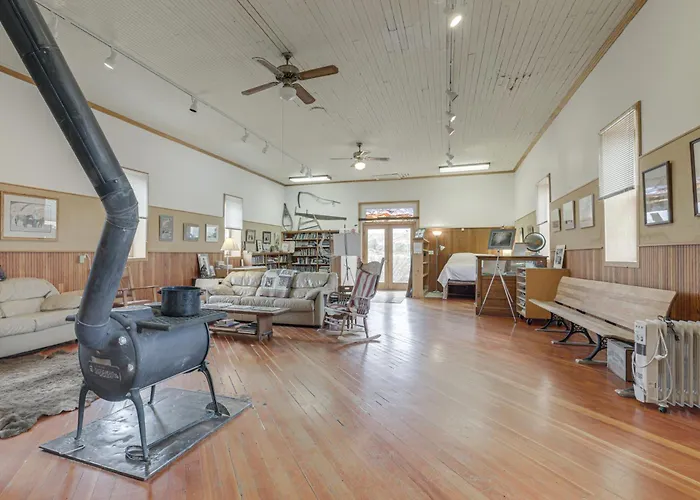 Holiday home Converted Historic Schoolhouse: Wyoming Retreat Greybull