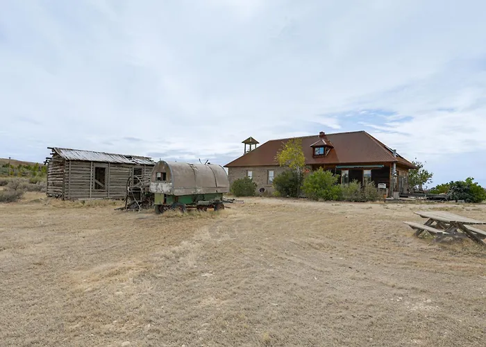 Converted Historic Schoolhouse: Wyoming Retreat * Greybull