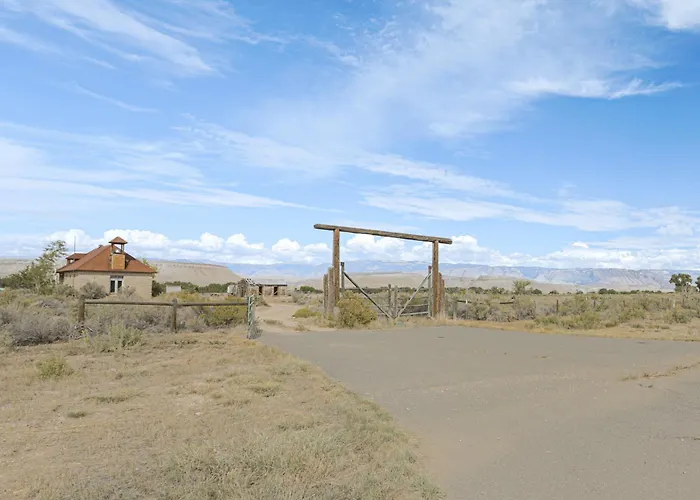 Converted Historic Schoolhouse: Wyoming Retreat Holiday home